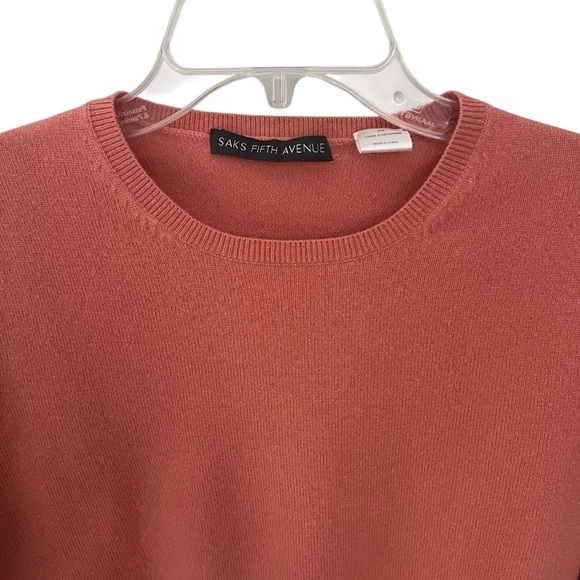 Saks Fifth Avenue Cashmere Sweater Medium Peach Pullover Crew - Picture 3 of 5